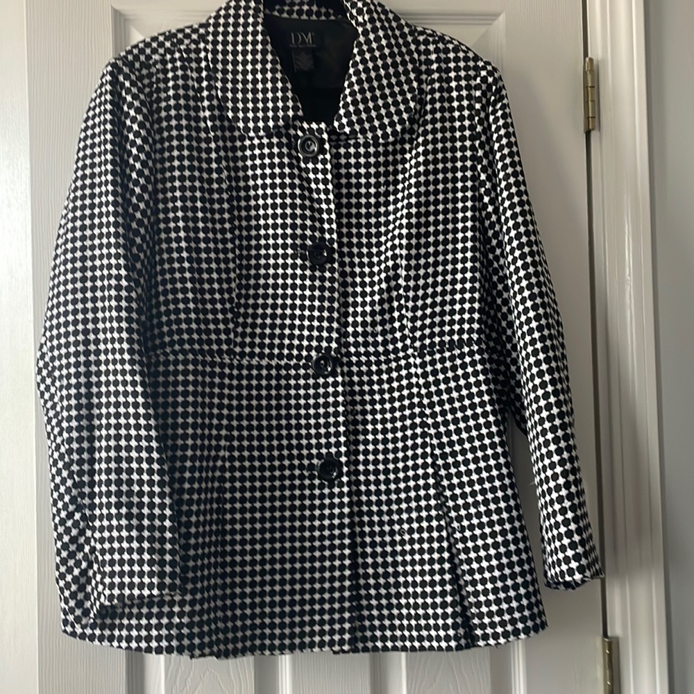 Donna Moore career jacket, black and white four buttons round collar3x